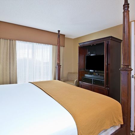 Holiday Inn Express & Suites - Sharon-Hermitage By Ihg West Middlesex Zewnętrze zdjęcie