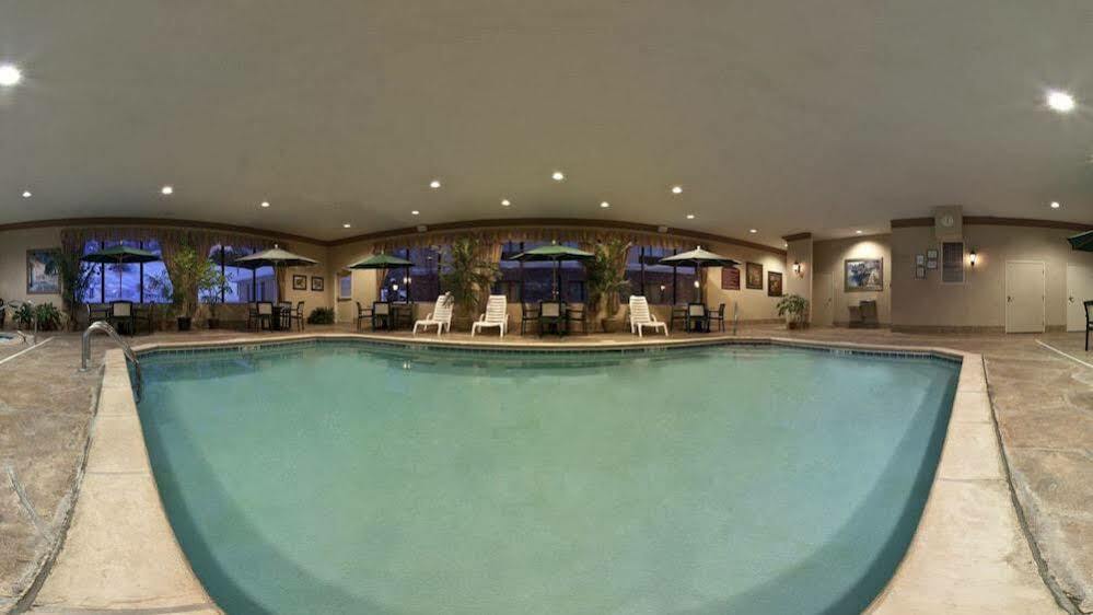 Holiday Inn Express & Suites - Sharon-Hermitage By Ihg West Middlesex Zewnętrze zdjęcie